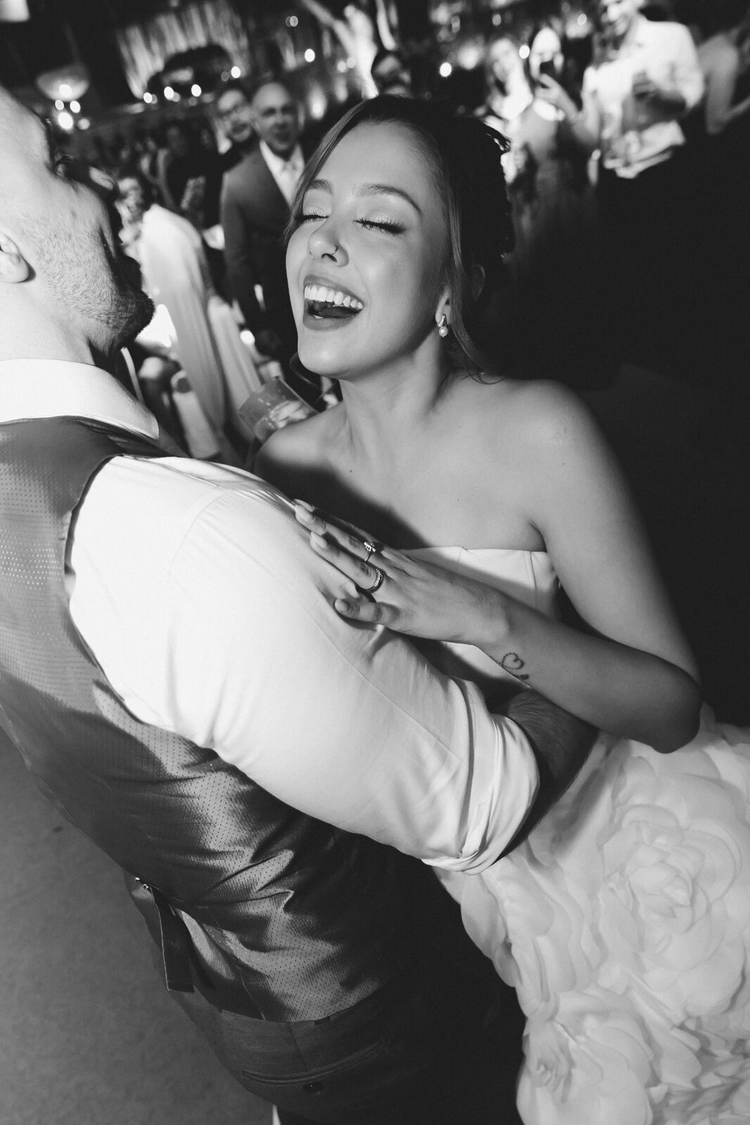 Foto Brunna e Vinícius | Casamento no Espaço Bella Città Ribeirão Preto - Imagem 94